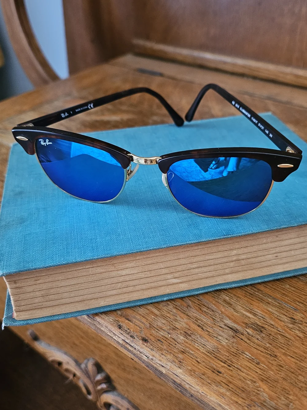 Ray-Ban Clubmaster RB3016 1145/17 Blue Mirror Havana Gold 51mm Sunglasses
